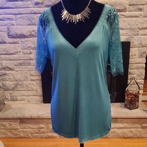 POL Teal Lace Sleeve Women's Top. Size Medium